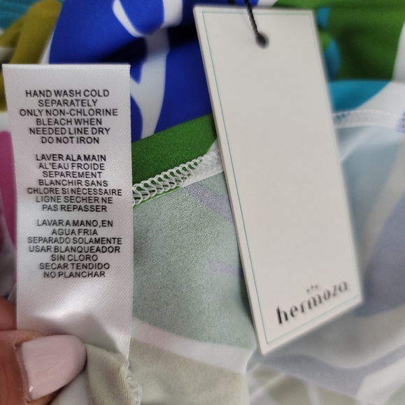 HERMOZA LEAFY PRINT SWIM TOP - Picture 10 of 12